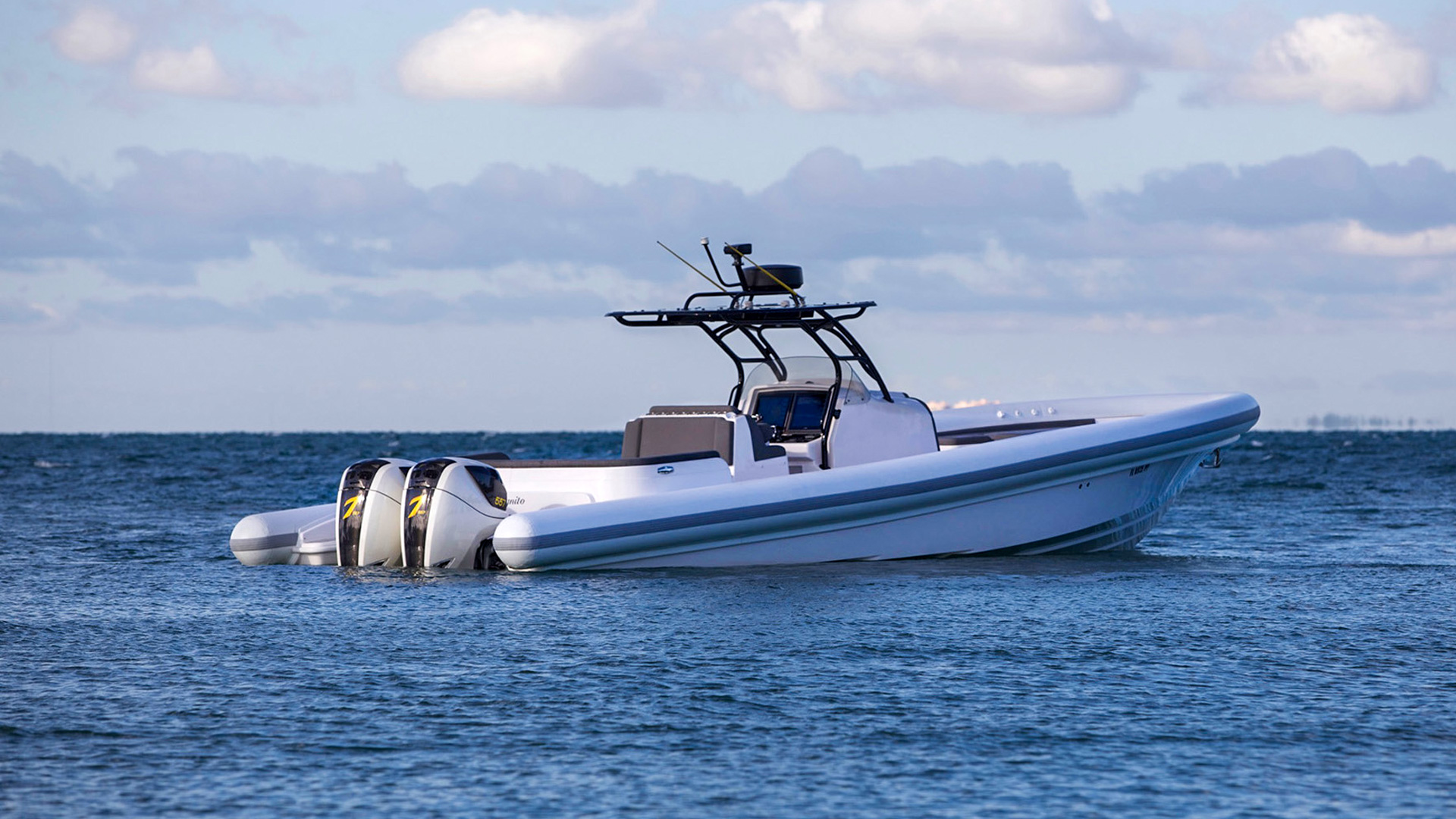 Ocean-1-Rogue-400-tender-hero